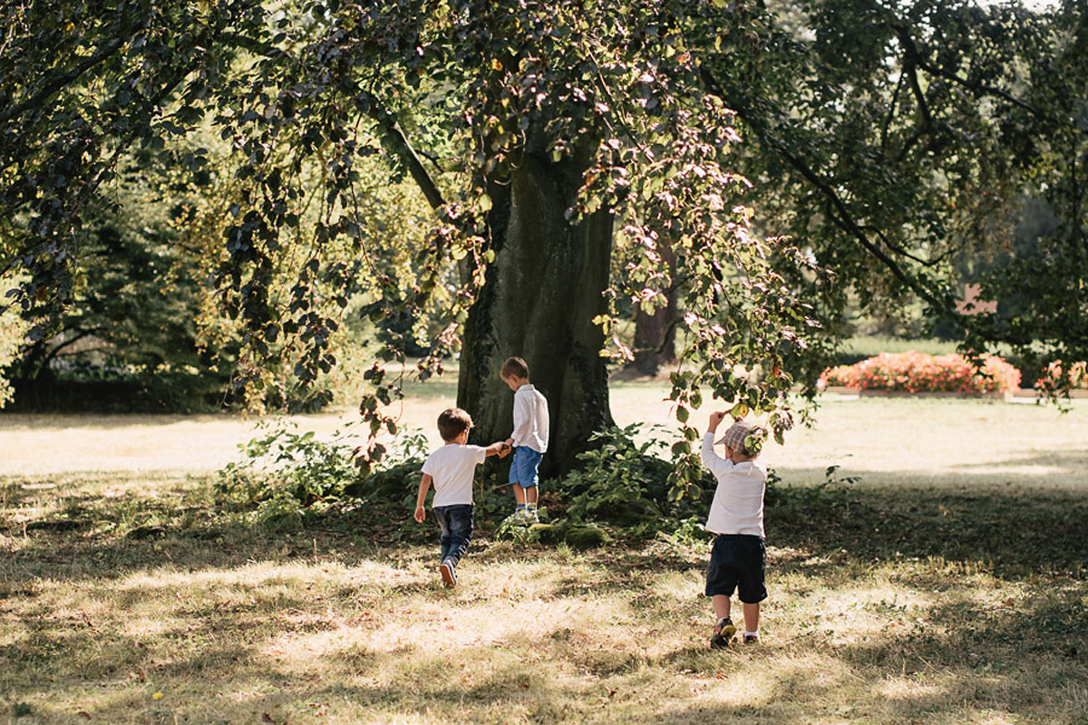 Cousins-beim-Spielen-fotografieren