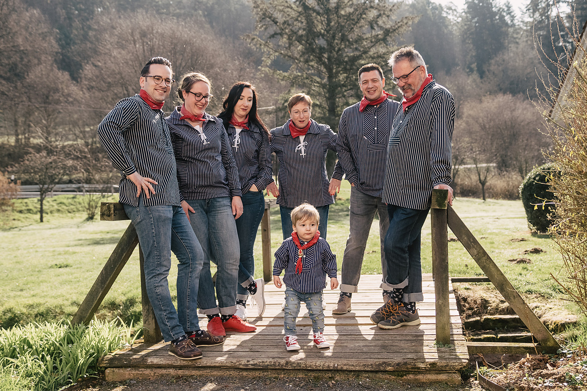Dresscode-Familienfotos-einheitliches-Outfit
