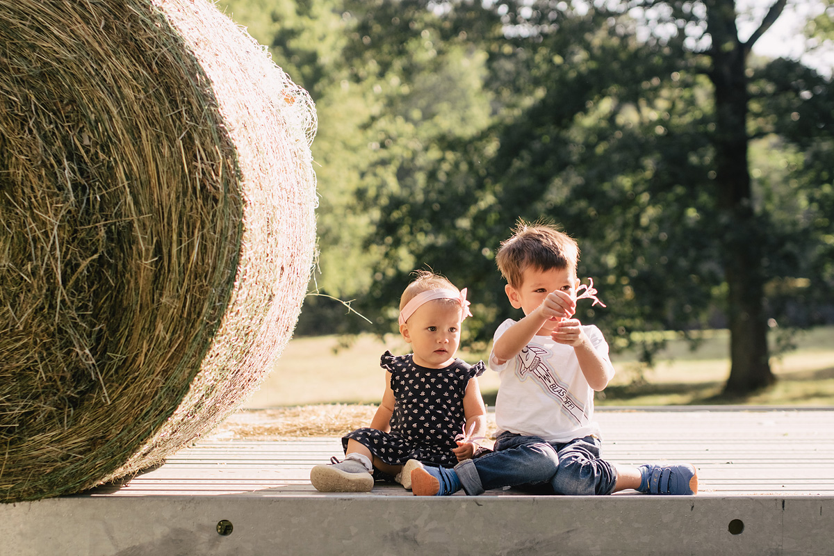 Familienfotos-Geschwister-Fotosession