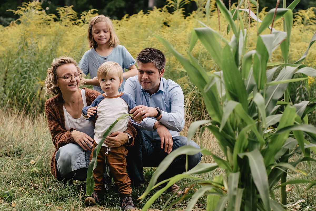 Familienfotos-im-Maisfeld