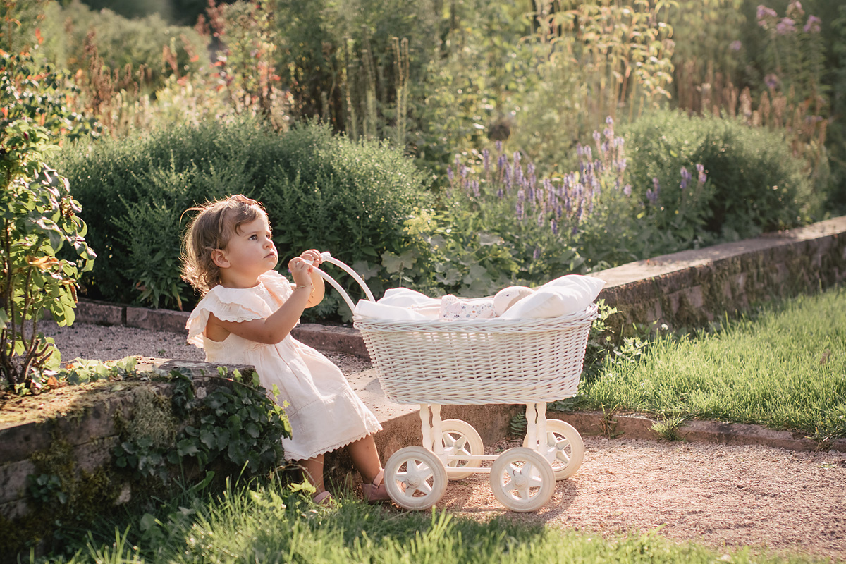 Fotosession-Puppenwagen-Requisiten