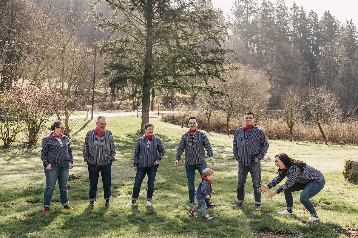 lustige-Gruppenfotos-Familienfotos