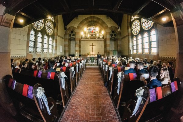 Kirchliche Hochzeit in Walluf und Feier auf dem Weingut Balthasar Ress – Foto 23