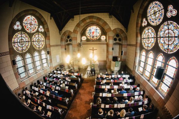Kirchliche Hochzeit in Walluf und Feier auf dem Weingut Balthasar Ress – Foto 28