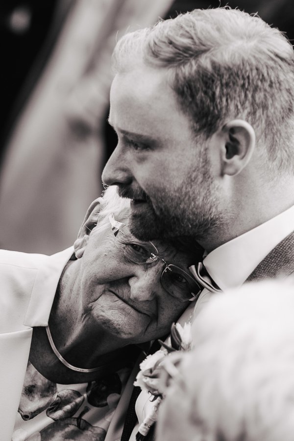 Kirchliche Hochzeit in Walluf und Feier auf dem Weingut Balthasar Ress – Foto 40
