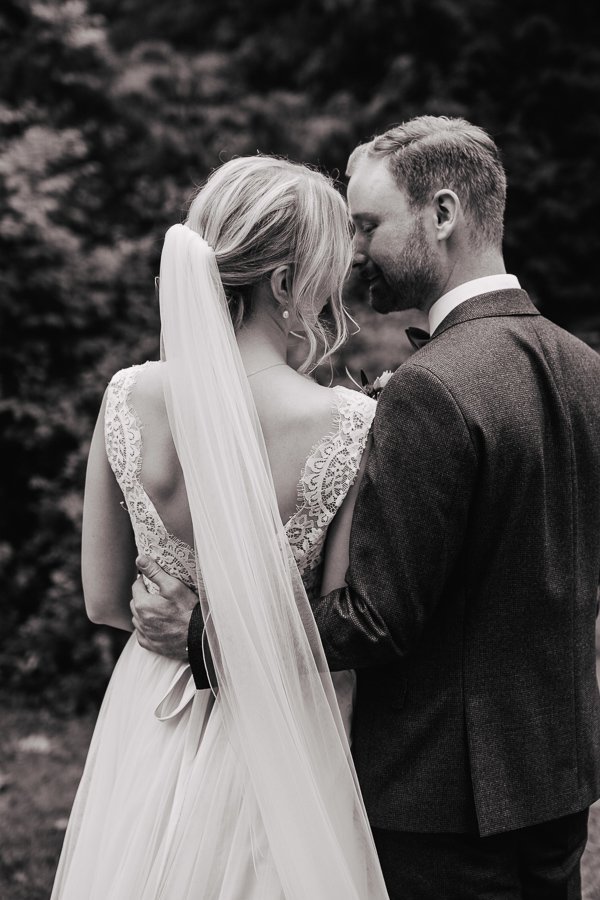 Kirchliche Hochzeit in Walluf und Feier auf dem Weingut Balthasar Ress – Foto 49