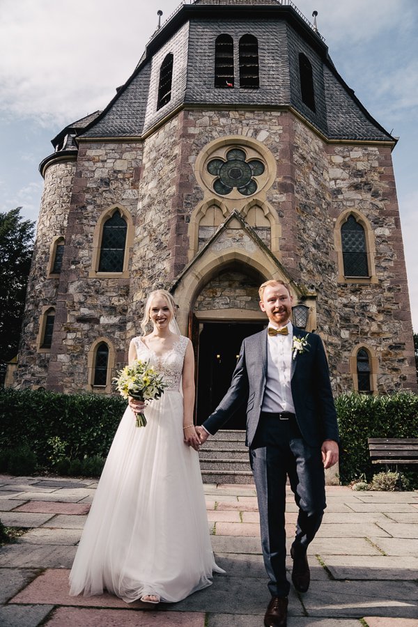 Kirchliche Hochzeit in Walluf und Feier auf dem Weingut Balthasar Ress – Foto 53