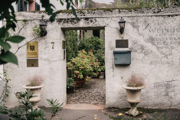 Kirchliche Hochzeit in Walluf und Feier auf dem Weingut Balthasar Ress – Foto 54