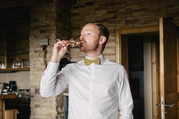 Kirchliche Hochzeit in Walluf und Feier auf dem Weingut Balthasar Ress – Foto 8