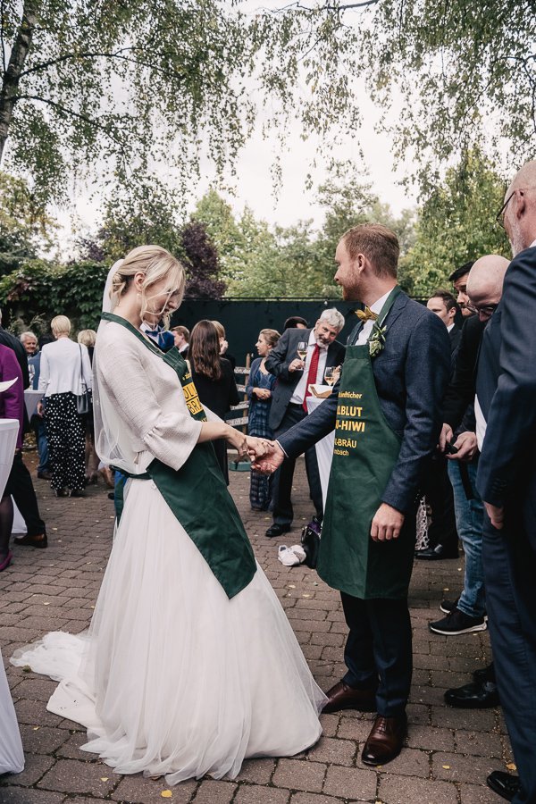 Kirchliche Hochzeit in Walluf und Feier auf dem Weingut Balthasar Ress – Foto 75