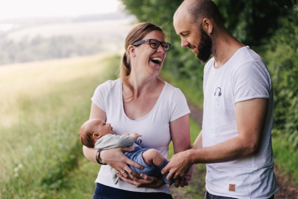 Neugeborenenfotos im Sommer in Ober-Ramstadt - Odenwald – Foto 13