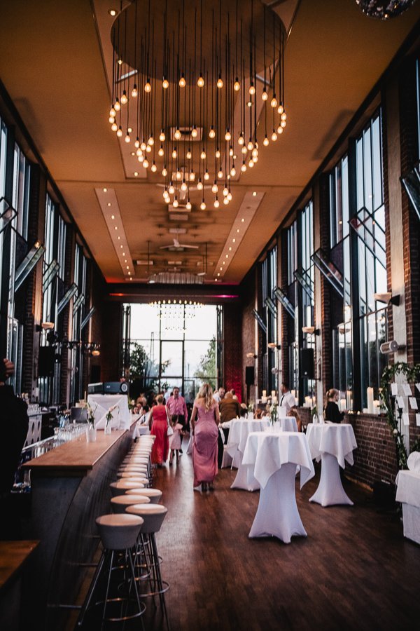 Traumhochzeit in der Weststadtbar in Darmstadt - Sommerhitze – Foto 110