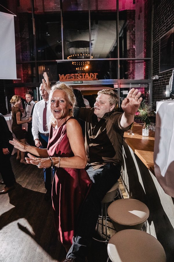 Traumhochzeit in der Weststadtbar in Darmstadt - Sommerhitze – Foto 132