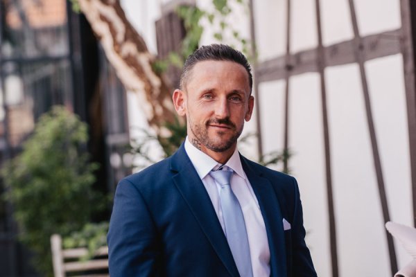 Standesamtliche Hochzeit in Erbach und Feier im Burghof in Kirchbrombach – Foto 102