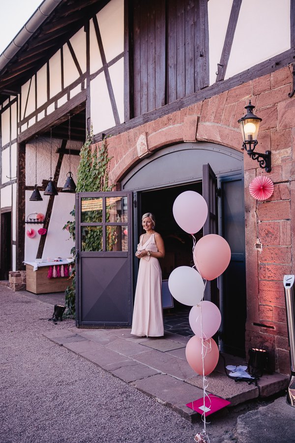 Standesamtliche Hochzeit in Erbach und Feier im Burghof in Kirchbrombach – Foto 113