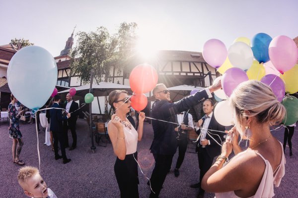 Standesamtliche Hochzeit in Erbach und Feier im Burghof in Kirchbrombach – Foto 115