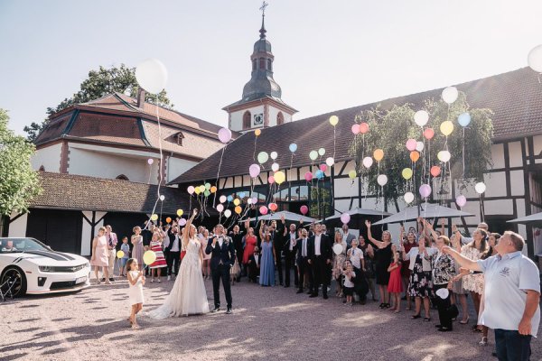 Standesamtliche Hochzeit in Erbach und Feier im Burghof in Kirchbrombach – Foto 118