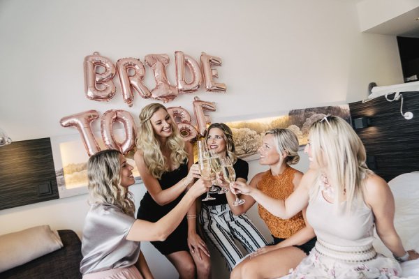 Standesamtliche Hochzeit in Erbach und Feier im Burghof in Kirchbrombach – Foto 14
