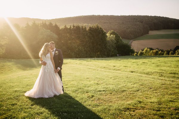Standesamtliche Hochzeit in Erbach und Feier im Burghof in Kirchbrombach – Foto 134