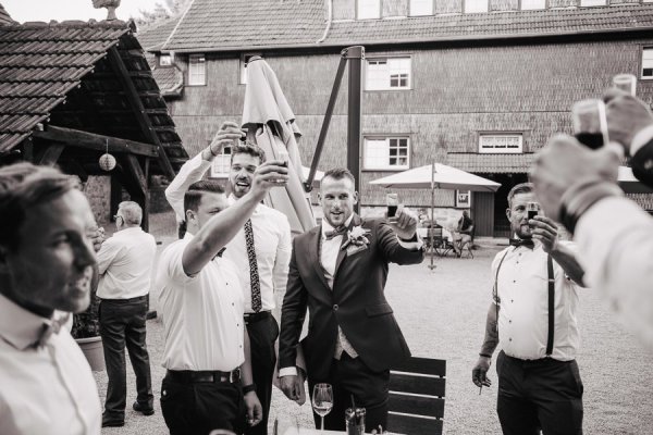 Standesamtliche Hochzeit in Erbach und Feier im Burghof in Kirchbrombach – Foto 144