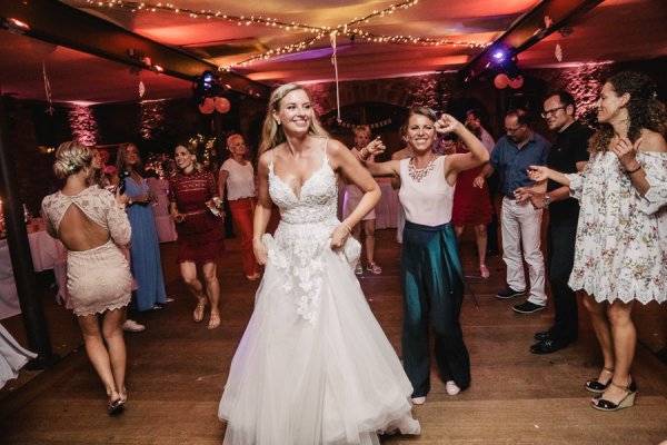 Standesamtliche Hochzeit in Erbach und Feier im Burghof in Kirchbrombach – Foto 155