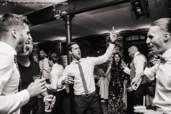 Standesamtliche Hochzeit in Erbach und Feier im Burghof in Kirchbrombach – Foto 160