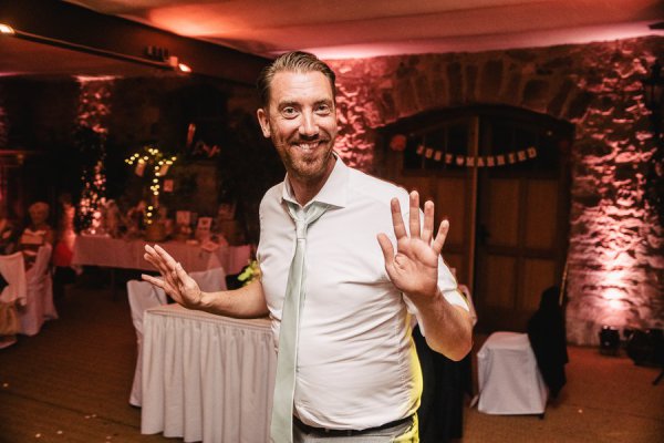 Standesamtliche Hochzeit in Erbach und Feier im Burghof in Kirchbrombach – Foto 162