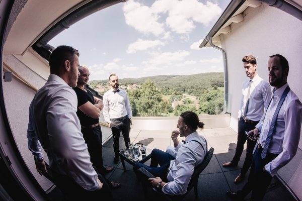 Standesamtliche Hochzeit in Erbach und Feier im Burghof in Kirchbrombach – Foto 20