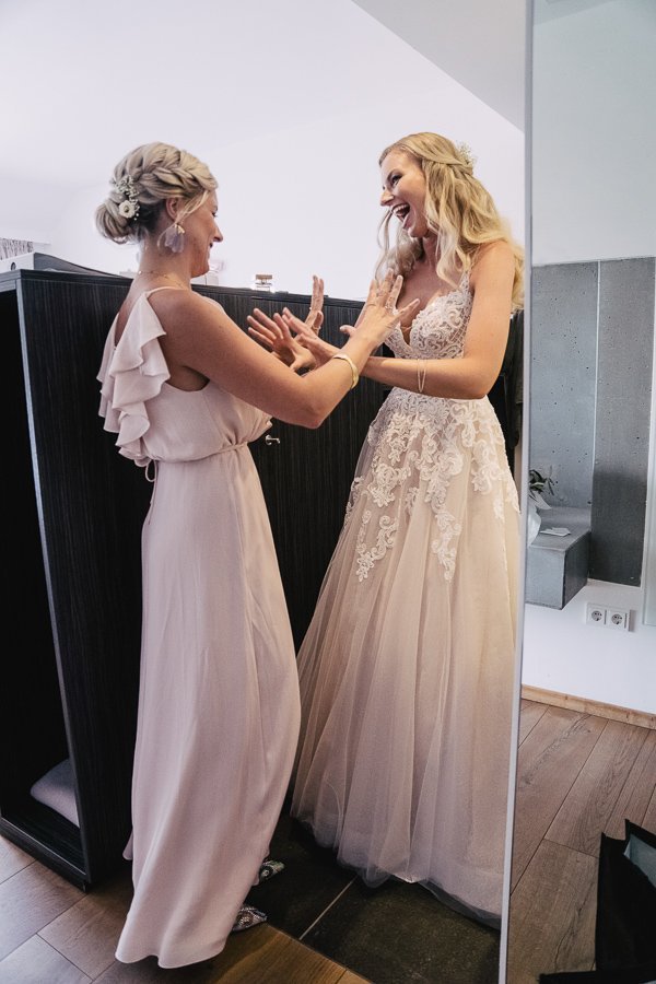 Standesamtliche Hochzeit in Erbach und Feier im Burghof in Kirchbrombach – Foto 28