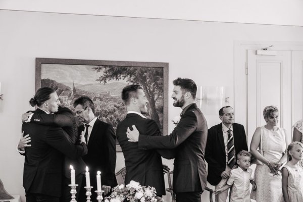 Standesamtliche Hochzeit in Erbach und Feier im Burghof in Kirchbrombach – Foto 54