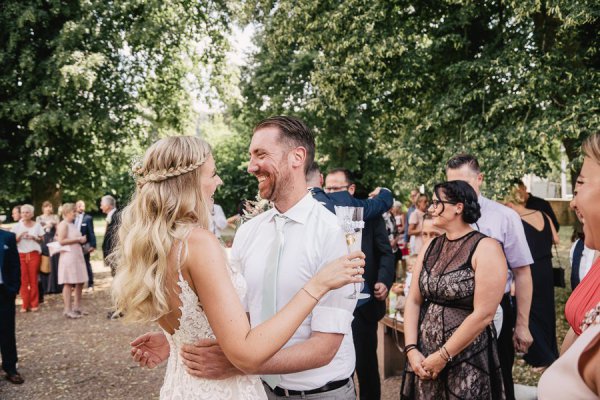 Standesamtliche Hochzeit in Erbach und Feier im Burghof in Kirchbrombach – Foto 57