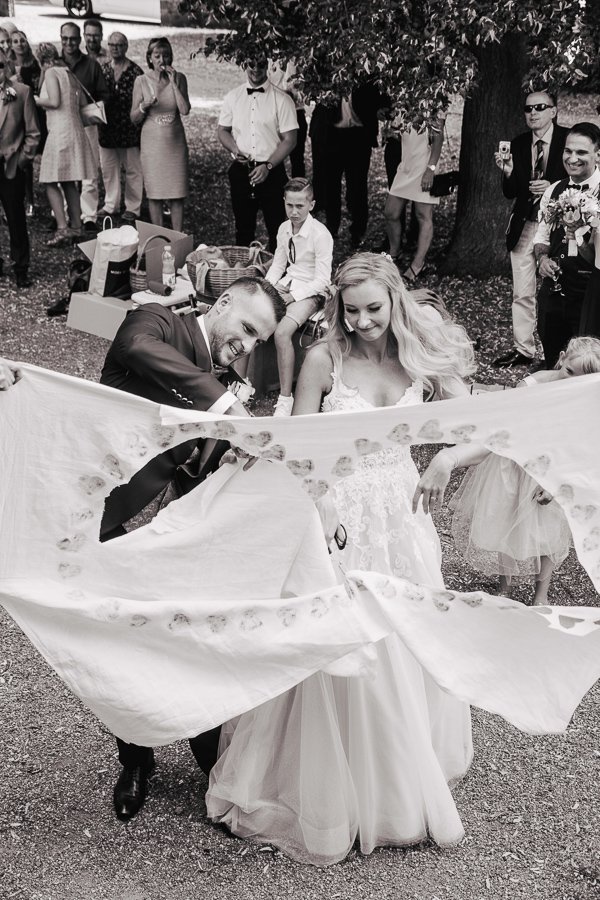 Standesamtliche Hochzeit in Erbach und Feier im Burghof in Kirchbrombach – Foto 65