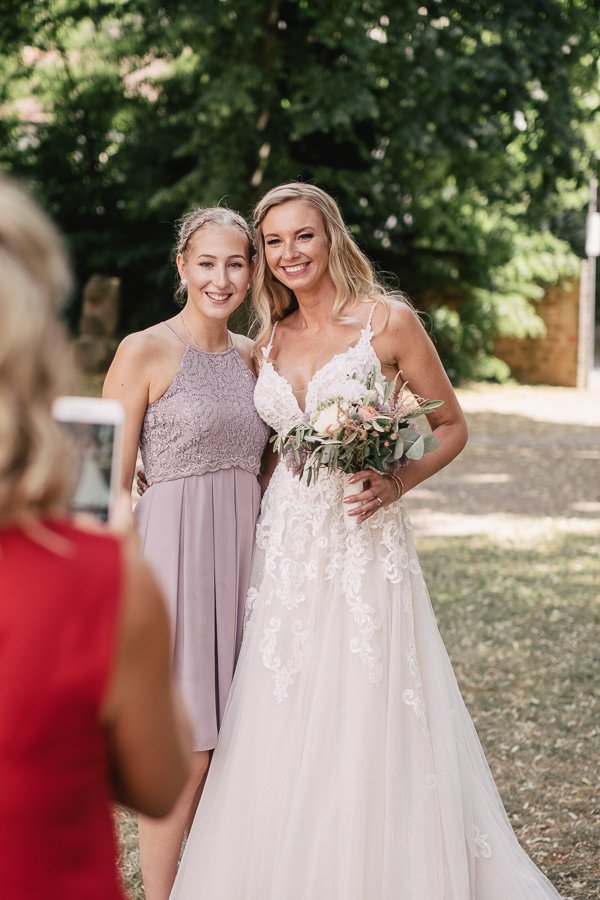 Standesamtliche Hochzeit in Erbach und Feier im Burghof in Kirchbrombach – Foto 72