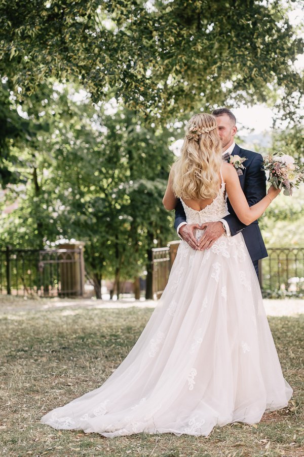 Standesamtliche Hochzeit in Erbach und Feier im Burghof in Kirchbrombach – Foto 75