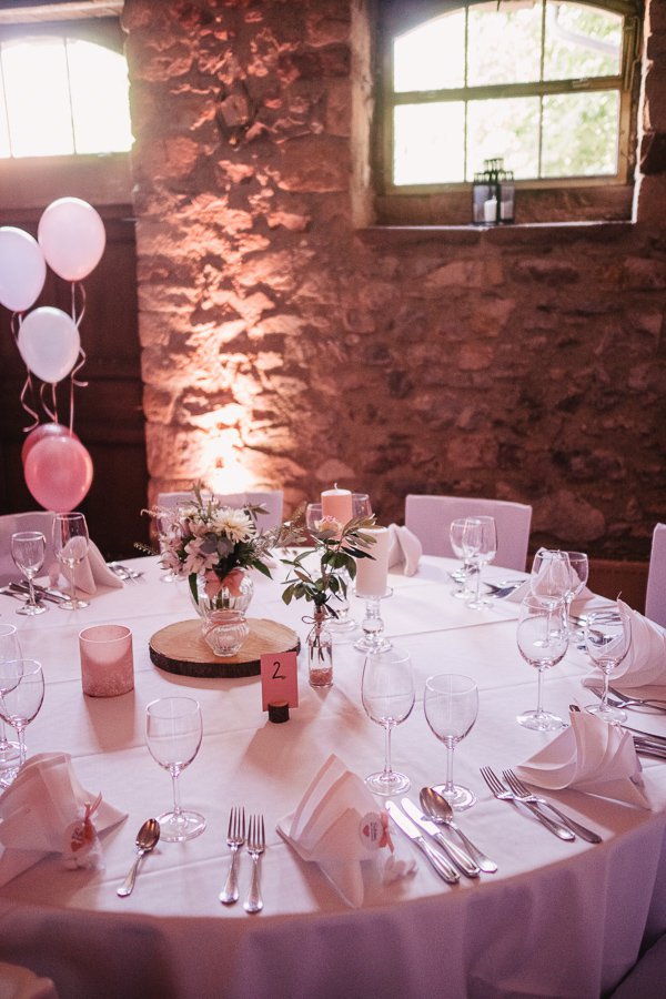 Standesamtliche Hochzeit in Erbach und Feier im Burghof in Kirchbrombach – Foto 99