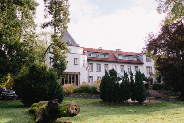 Standesamtliche Hochzeit im Dippelshof in Traisa – Foto 9