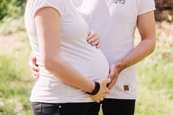 Babybauchfotos in der Natur - Odenwald – Foto 5