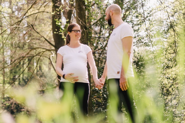 Babybauchfotos in der Natur - Odenwald – Foto 7