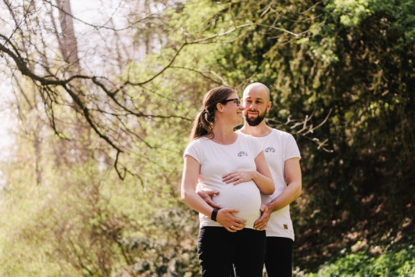 Babybauchfotos in der Natur - Odenwald – Foto 9