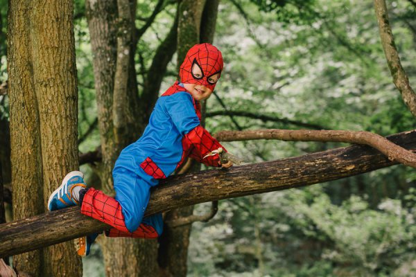 Familienfotos mit Spiderman – Foto 54