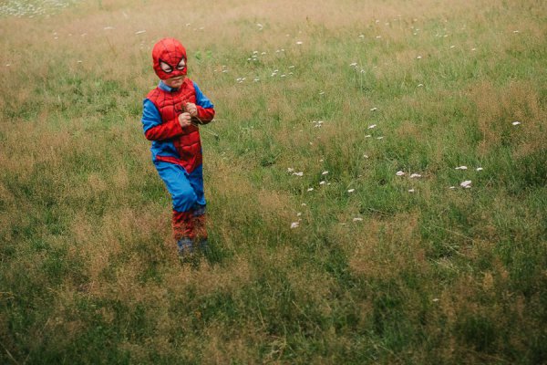 Familienfotos mit Spiderman – Foto 56