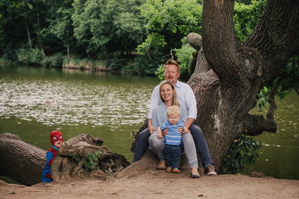 Familienfotos mit Spiderman – Foto 59