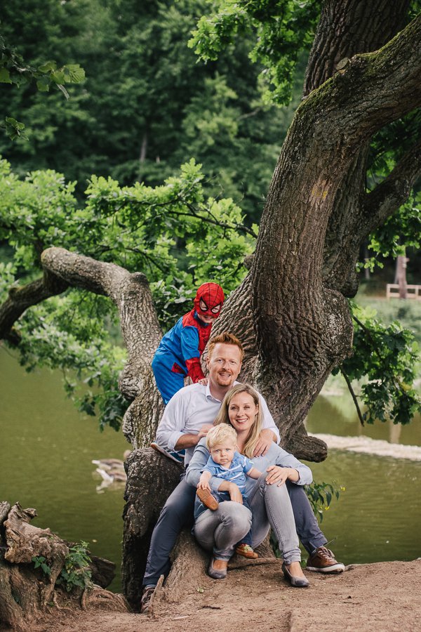 Familienfotos mit Spiderman – Foto 60