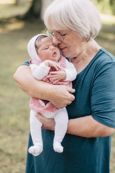 Mehrgenerationen Sommer-Familienshooting  – Foto 15