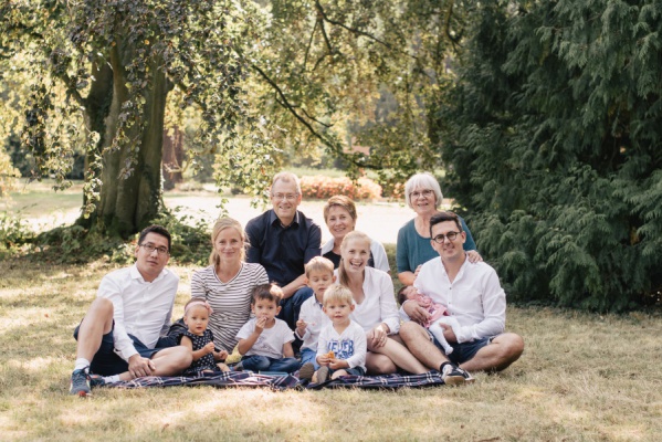 Mehrgenerationen Sommer-Familienshooting  – Foto 25