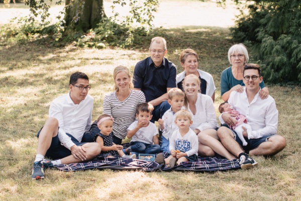 Mehrgenerationen Sommer-Familienshooting  – Foto 26