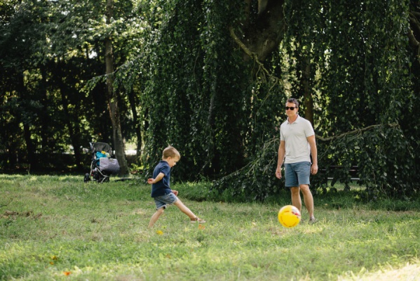 Familienfotos im Sommer in Darmstadt im Park – Foto 12