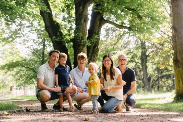 Familienfotos im Sommer in Darmstadt im Park – Foto 21