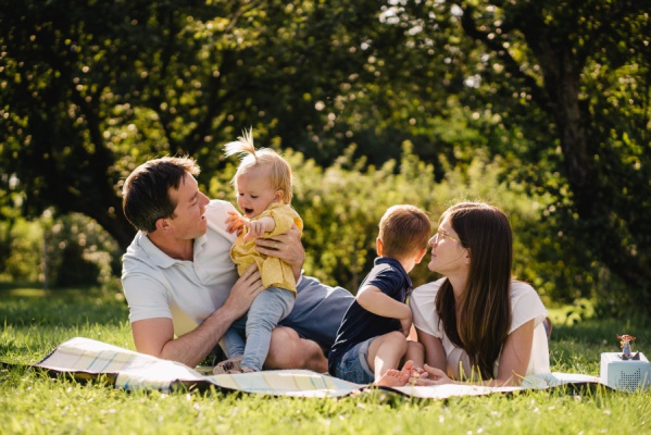 Familienfotos im Sommer in Darmstadt im Park – Foto 38