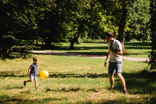 Familienfotos im Sommer in Darmstadt im Park – Foto 7